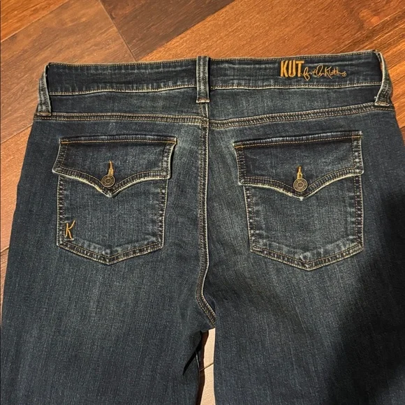 Kut firm the Kloth Nikki mid rise ankle flare jean with raw edge - Picture 10 of 11